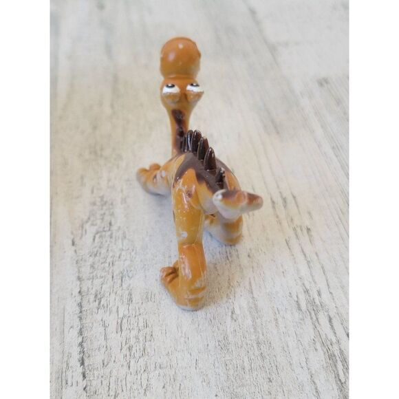 Tuojiangosaurus pike orange brown dinosaur toy figure - Picture 4 of 7